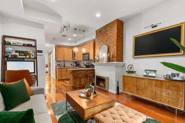 Building Photo - 447 Pavonia Ave