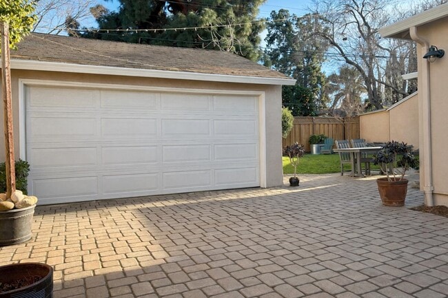 Building Photo - 1700 Cleveland Ave