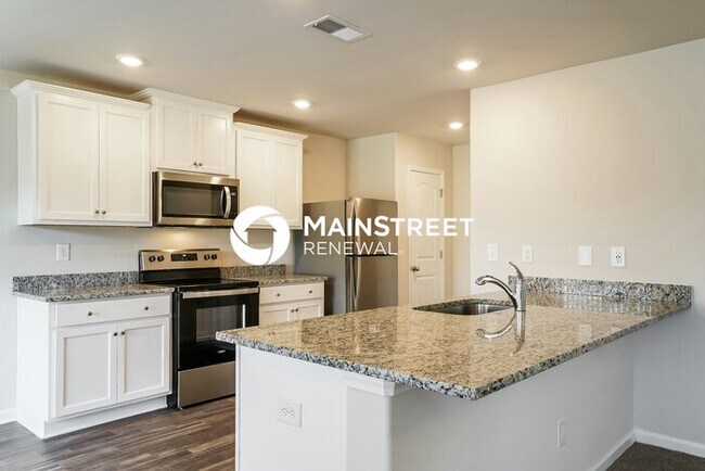 Building Photo - 3 Bedroom Pet-Friendly Home in Zebulon, NC with Main Street Renewal