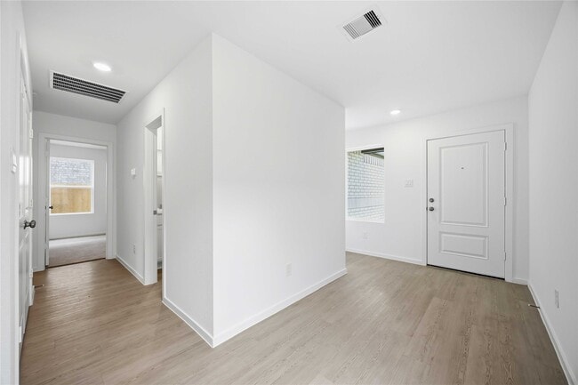 Building Photo - 16842 Spotted Oak Dr