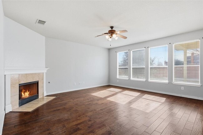 Building Photo - 4410 Meadowside Ln