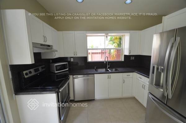 Building Photo - 3705 Valais Dr