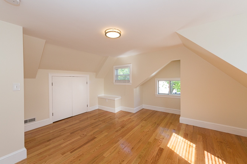 Building Photo - 9 Rock Valley Ave