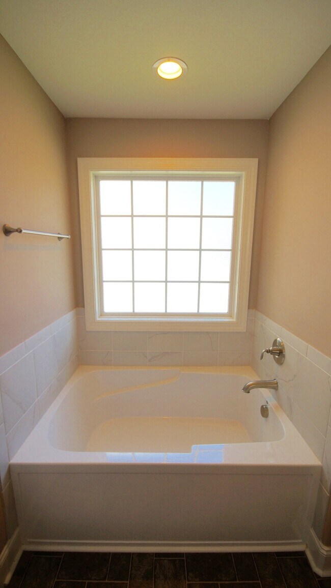 Building Photo - 2646 Alex Overlook Way
