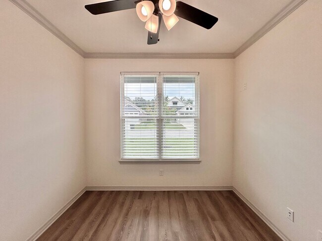 Building Photo - Coming Soon: 3 Bedroom 2 Bath Home in Tyler!