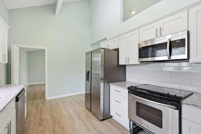 Building Photo - 304 Lord Granville Dr