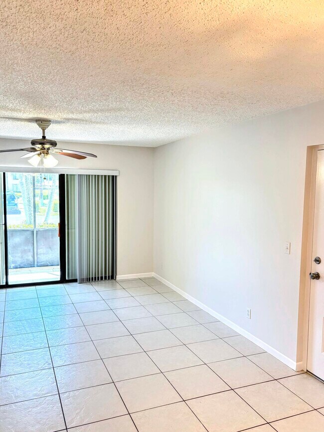 Building Photo - 631 Sea Pine Way