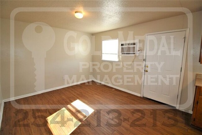 Building Photo - 930 JR Ct, Copperas Cove, TX 76522