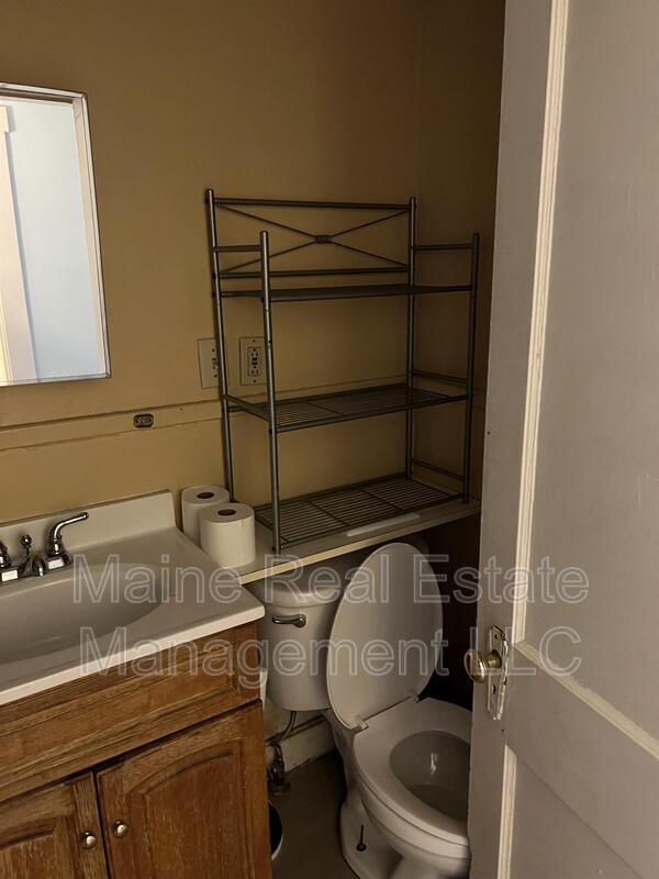 Building Photo - 402-404 Hammond St