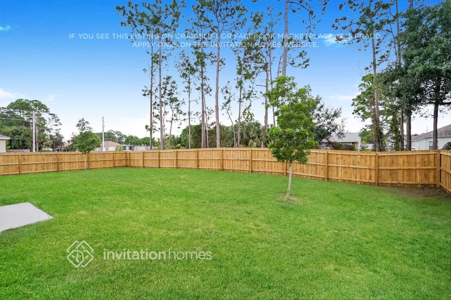 Building Photo - 1710 SW Buttercup Ave