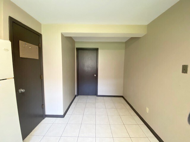 Building Photo - 7415 Wilshire Blvd
