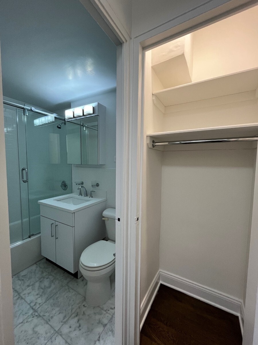 Building Photo - 20 Beekman Pl