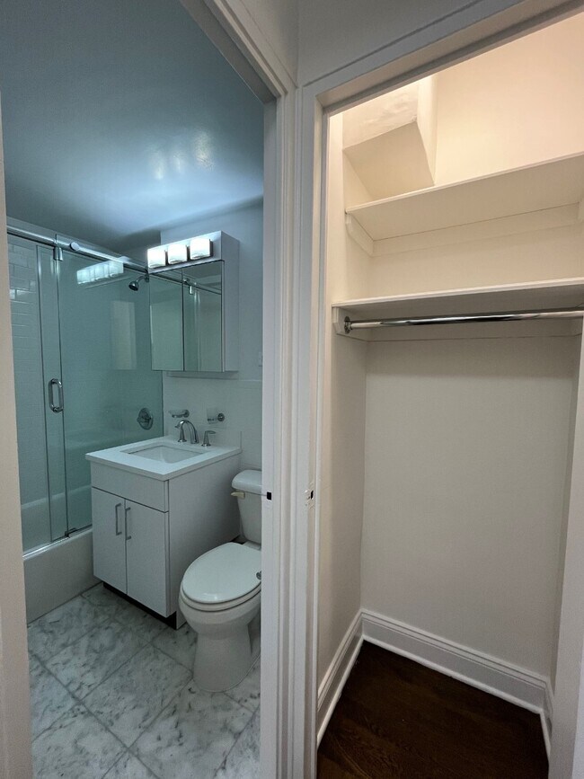 Building Photo - 20 Beekman Pl