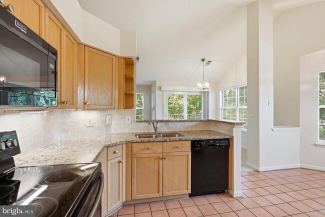 Building Photo - 5629 Willoughby Newton Dr