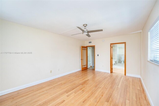 Building Photo - 301 Sunrise Dr