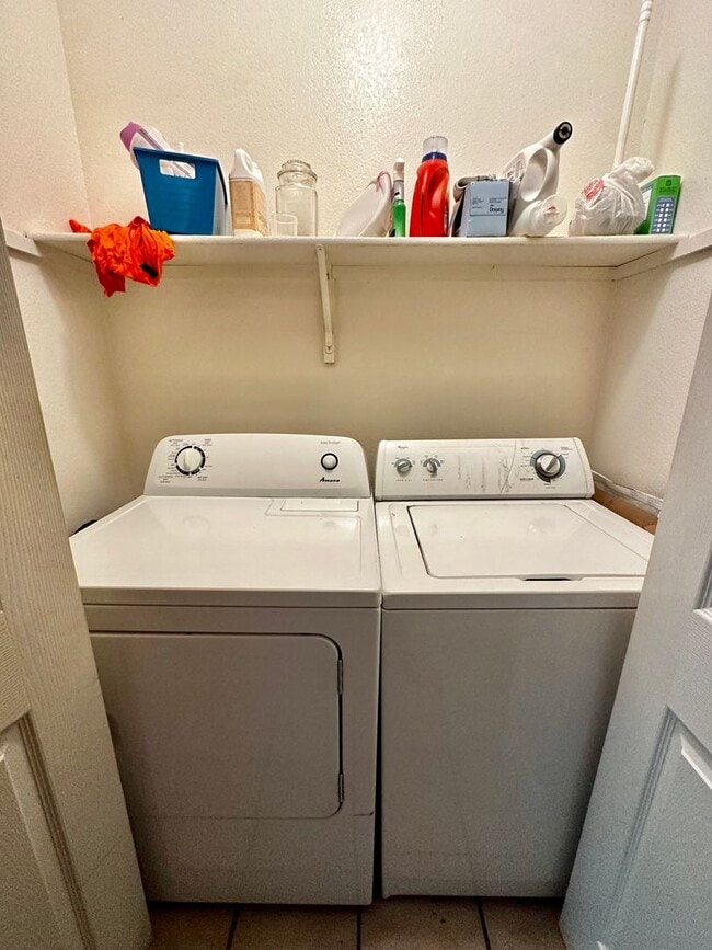Building Photo - 4/4 Duplex Near Baylor!