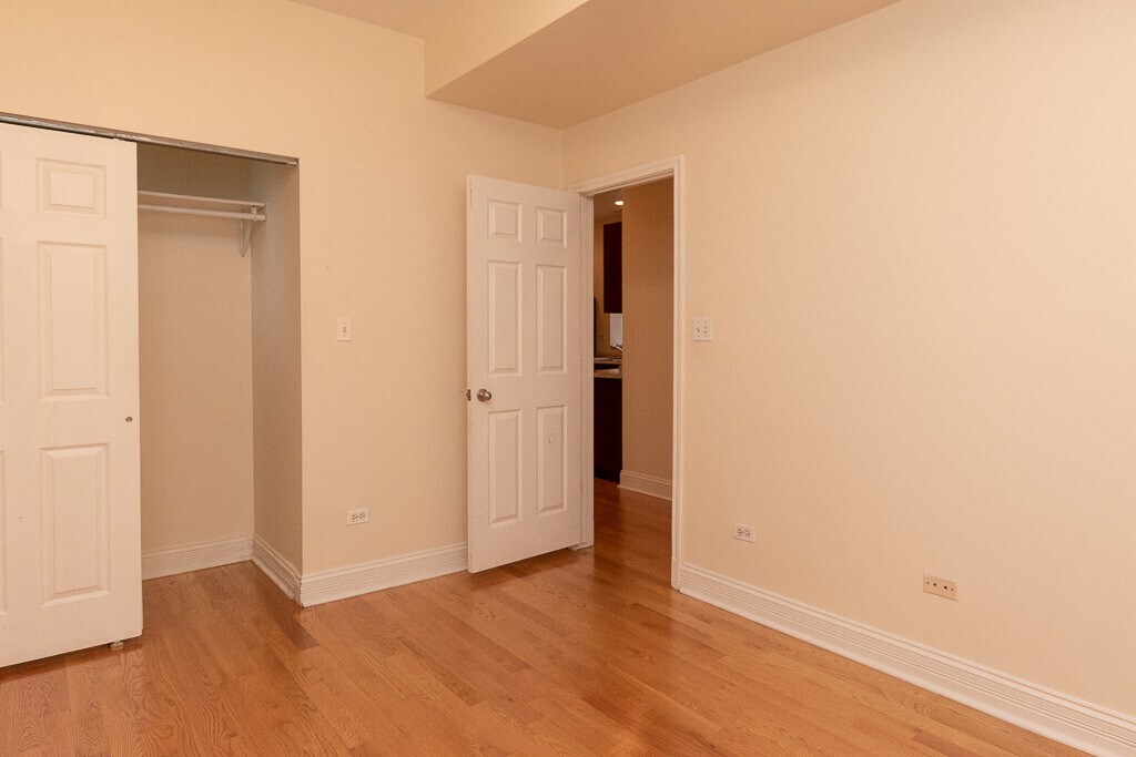 Building Photo - 2537 N Kildare Ave