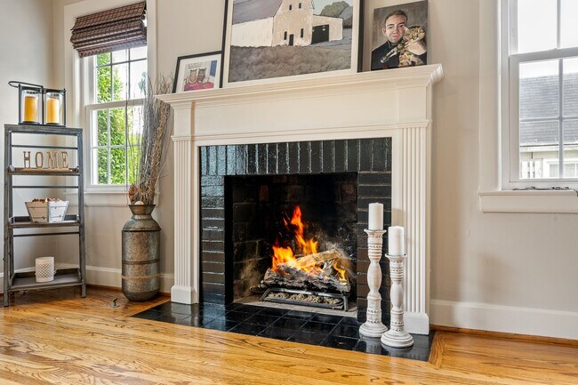 Building Photo - Charming St. Matthews Ranch