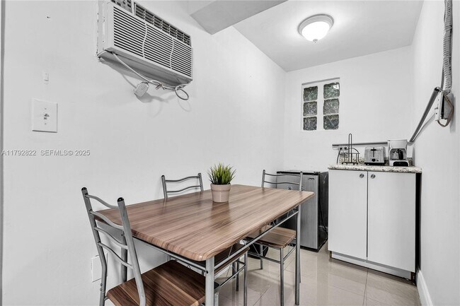 Building Photo - 519 NW 52nd St