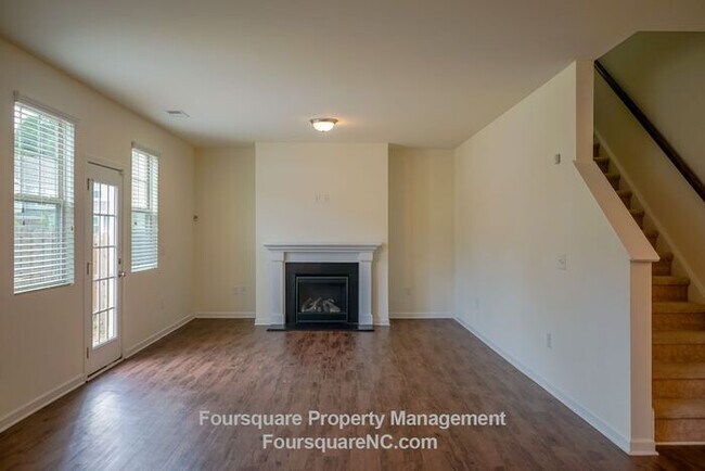 Building Photo - Spacious Single-Family Home with 1st Floor Office, Loft & Fenced Backyard , Includes Washer/Dryer