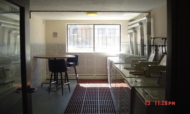 Building Photo - 10731 France Ave S