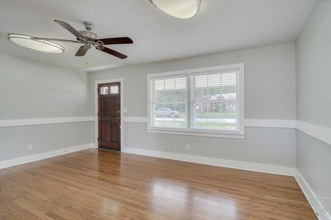Building Photo - 2615 Springwood Dr