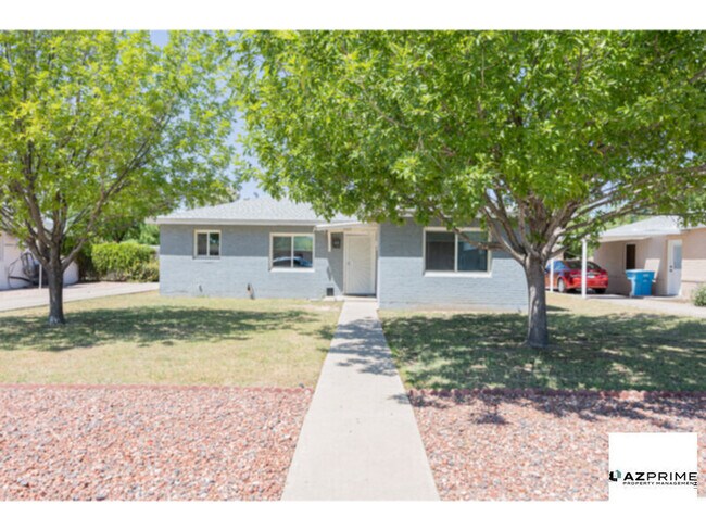 Building Photo - $500 OFF FIRST MONTH'S RENT MOVE IN SPECIA...