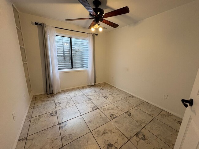 Building Photo - Beautiful 4 Bed 4 Bath Home in Lorson Ranch!!!