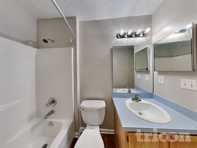 Building Photo - 3099 Wavering Ln