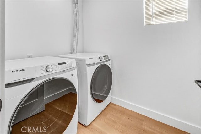 Building Photo - 18221 Chatsworth St