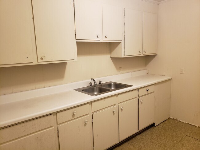 Building Photo - 408 Pinckney St