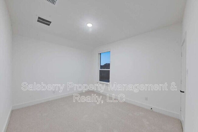 Building Photo - 1790 Coopers Hawk Dr