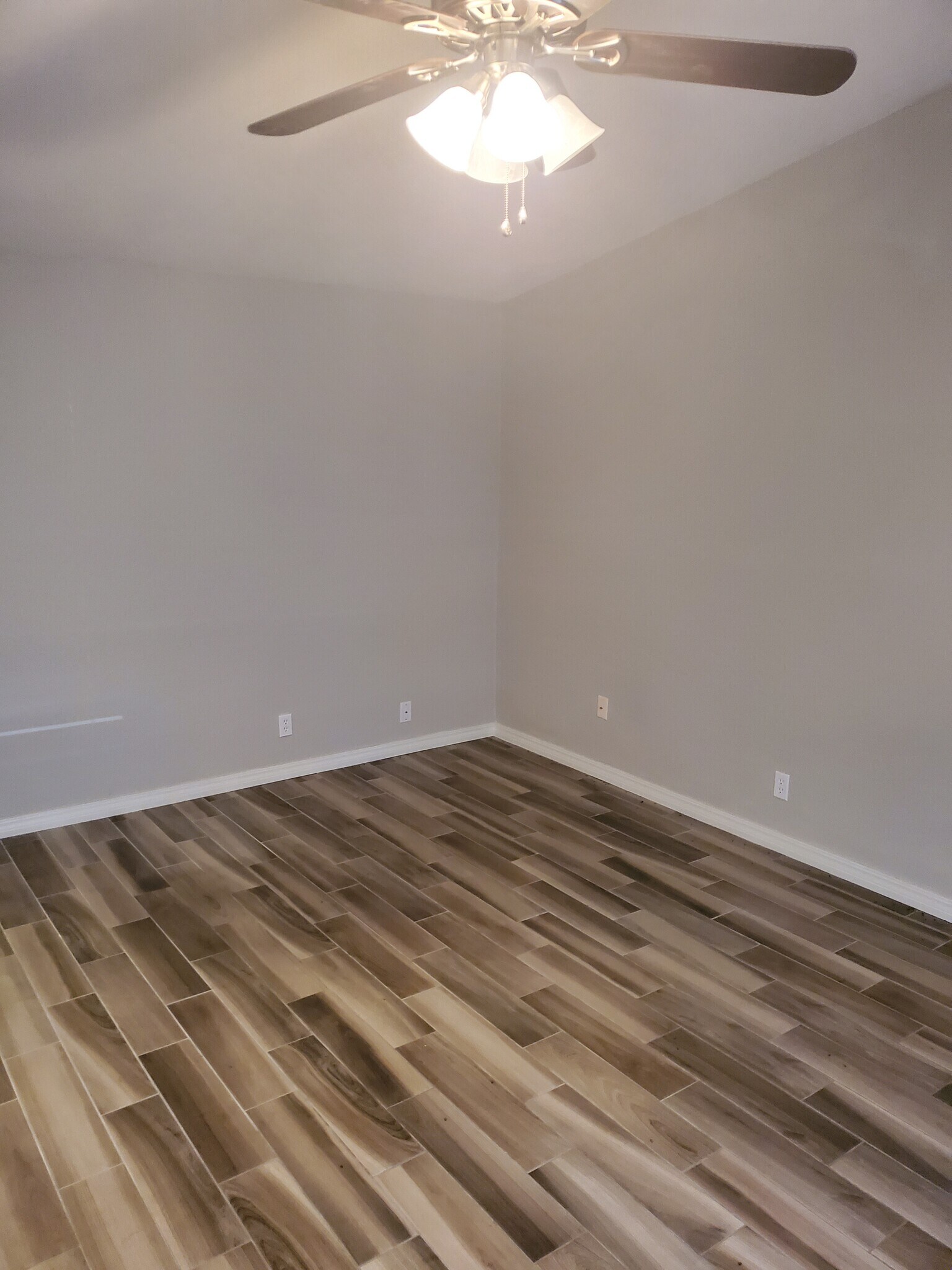 Building Photo - 826 Hardy Springs Cir
