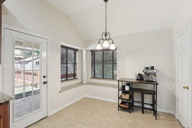 Building Photo - 7512 Woodside Hl