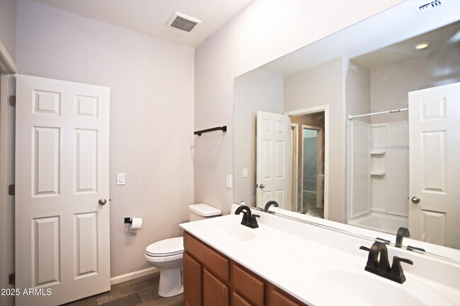 Building Photo - 1709 Grenadine Rd