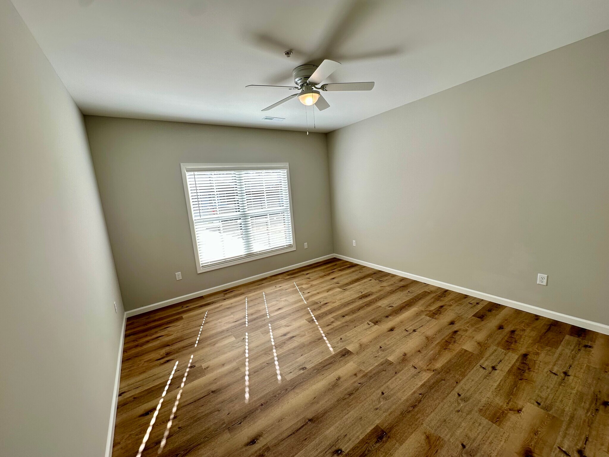 Building Photo - 210 Kinniard Rd