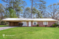 Building Photo - 3-Bedroom Brick Home in Carrollton, GA!