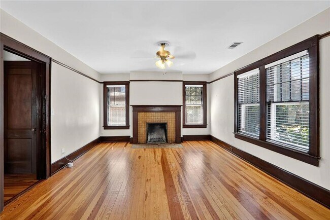 Building Photo - 641 Bonaventure Ave NE