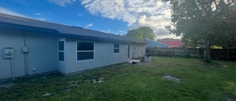 Building Photo - 1450 Mariposa Dr NE