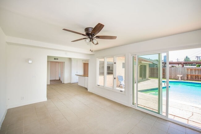 Building Photo - COSTA MESA: 3 Bedroom Single Story Home with a Pool