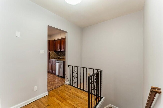 Building Photo - 103-28 115th St