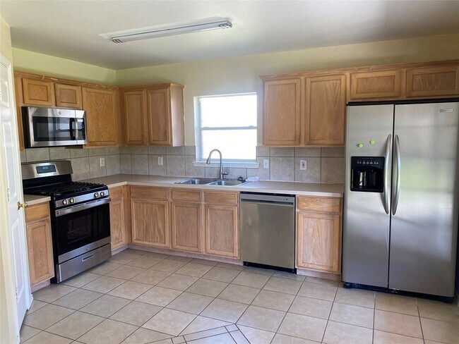 Building Photo - 16631 Spring Glade Dr