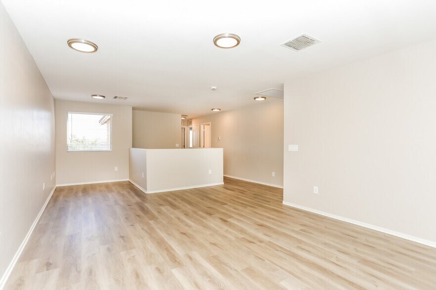 Building Photo - 11881 W Heyburn Dr