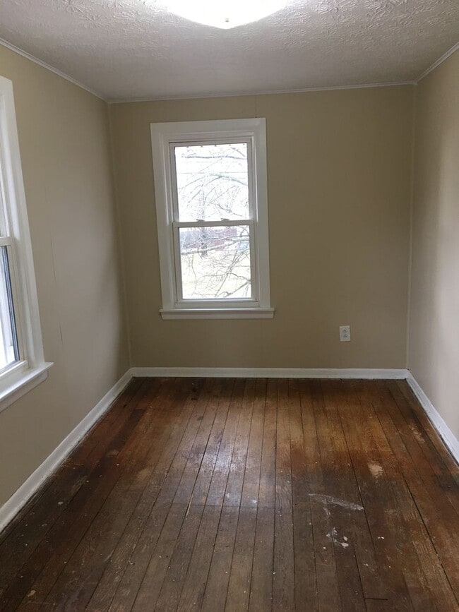 Building Photo - 432 W Waterloo Rd