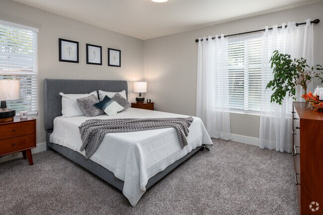1BR, 1BA - 708SF - Bedroom - Sutter Station