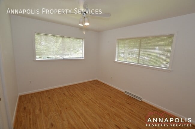 Building Photo - 1331 Linden Ave