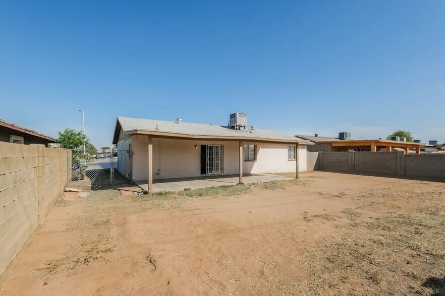 Building Photo - 3152 N 64th Dr