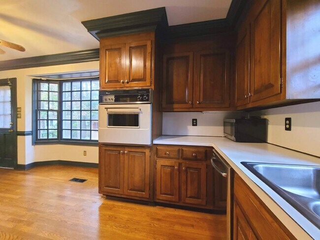 Building Photo - 3 BR, 2.5 BA in Crown Grant