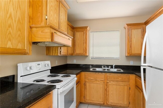 Building Photo - 200 R C Champion St