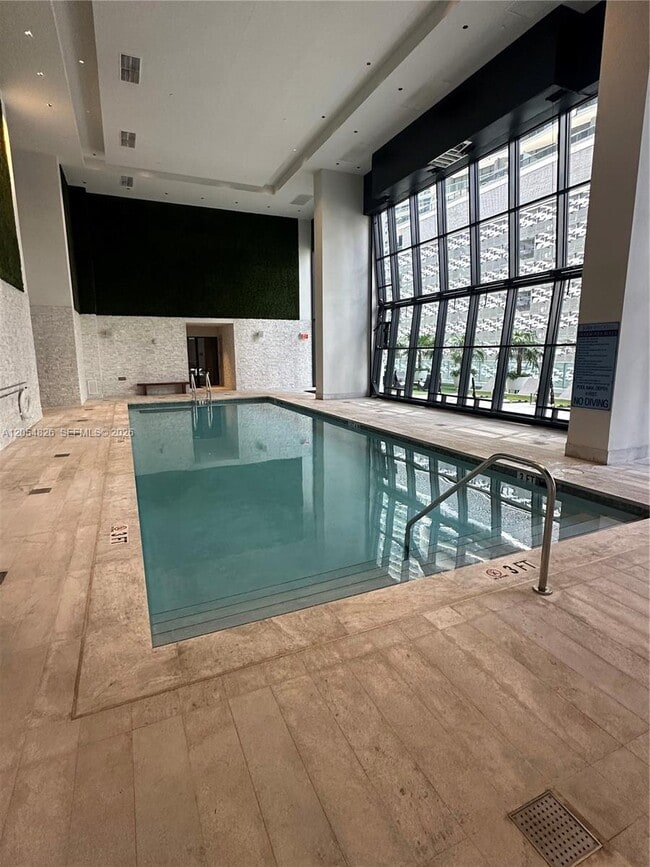 Building Photo - 1010 Brickell Ave